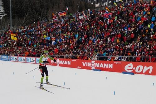 Atleta, que pode conseguir vaga inédita para o Brasil em Sochi-2014, alcançou grande resultado em prova na Itália / Foto: CBDN